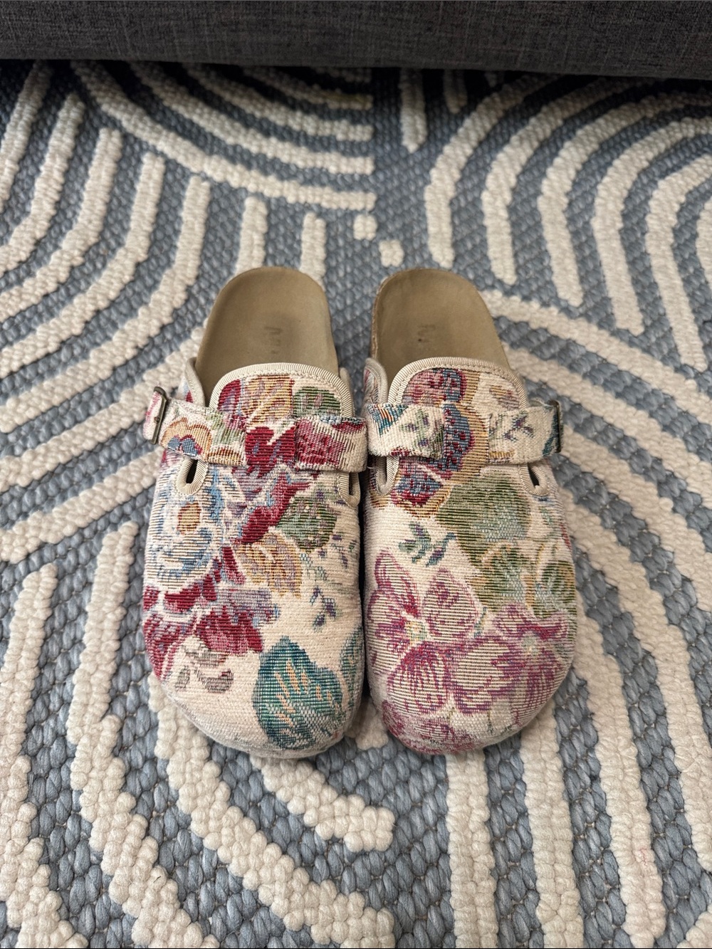 MIA Floral Tapestry Platform Clogs Size 9